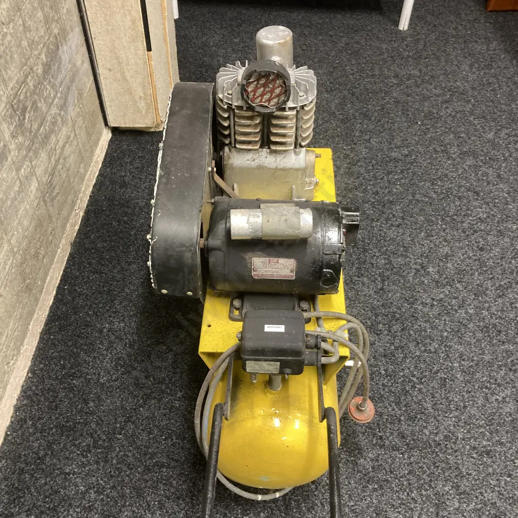 Hindin Belt Drive Air Compressor Model SBE10D, GMG 1.5Hp Single Phase Motor (As Found) Image 1++